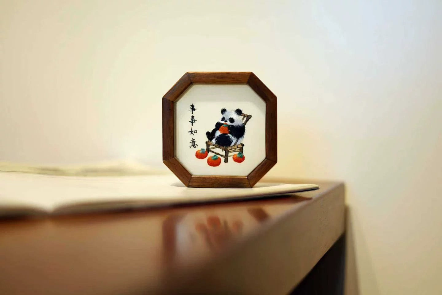 中式手工刺绣木制摆台