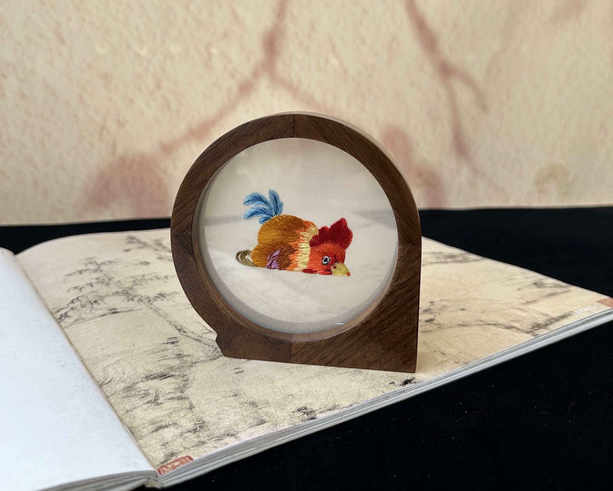 中式手工绣花十二生肖摆台