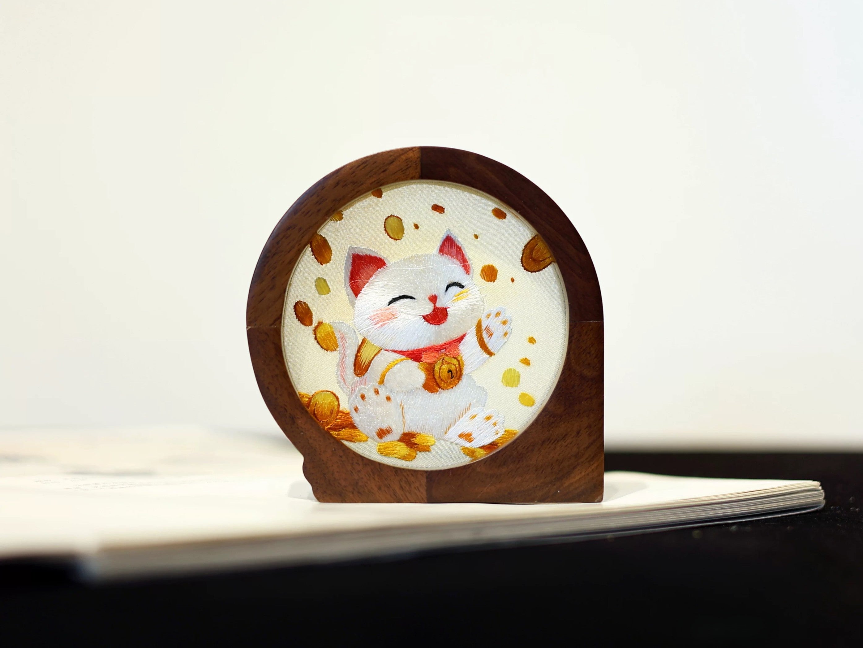 Lucky Cat Hand-Embroidered Wooden Decorative Ornament